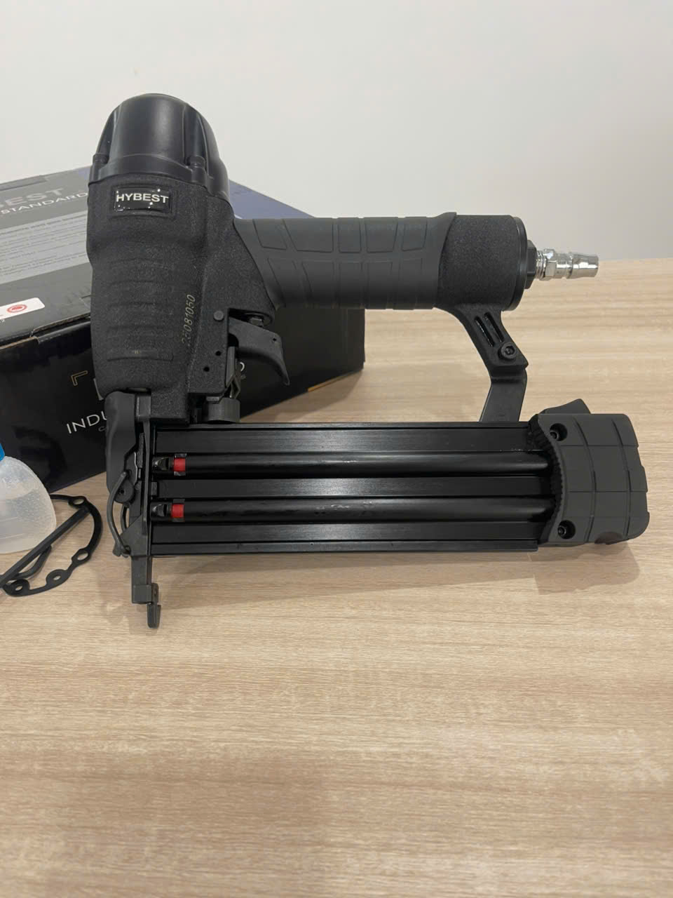 Máy đóng đinh cầm tay HYBEST, model F50