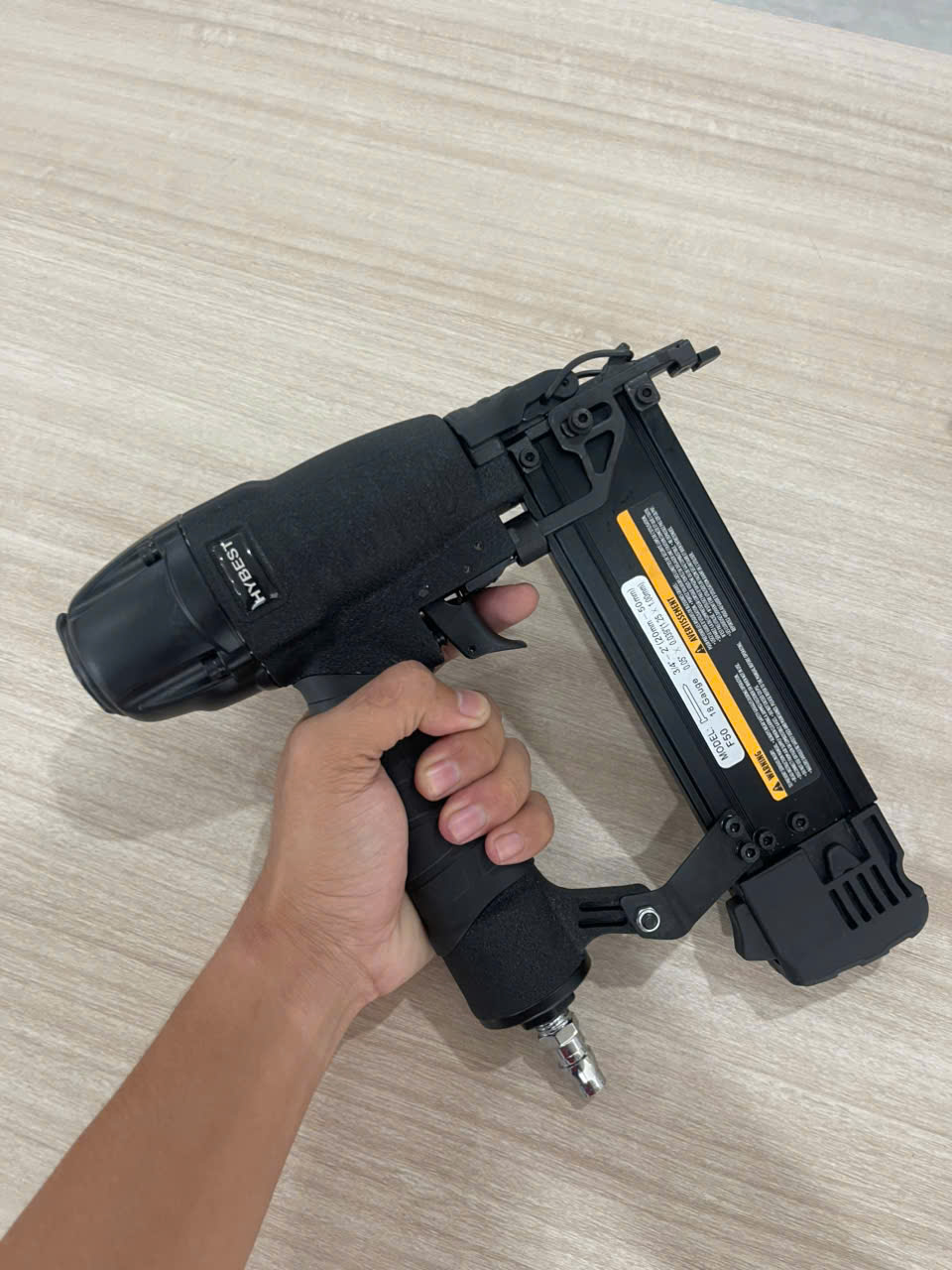 Máy đóng đinh cầm tay HYBEST, model F50