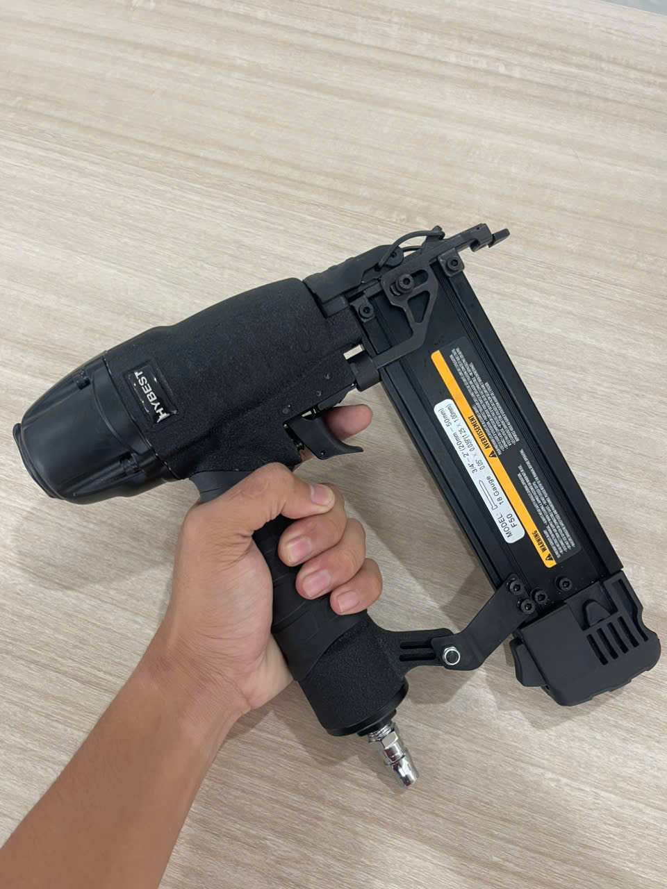 Máy đóng đinh cầm tay HYBEST, model F50