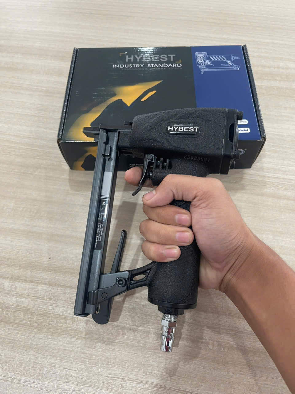 Máy dập ghim cầm tay HYBEST, model 1013J