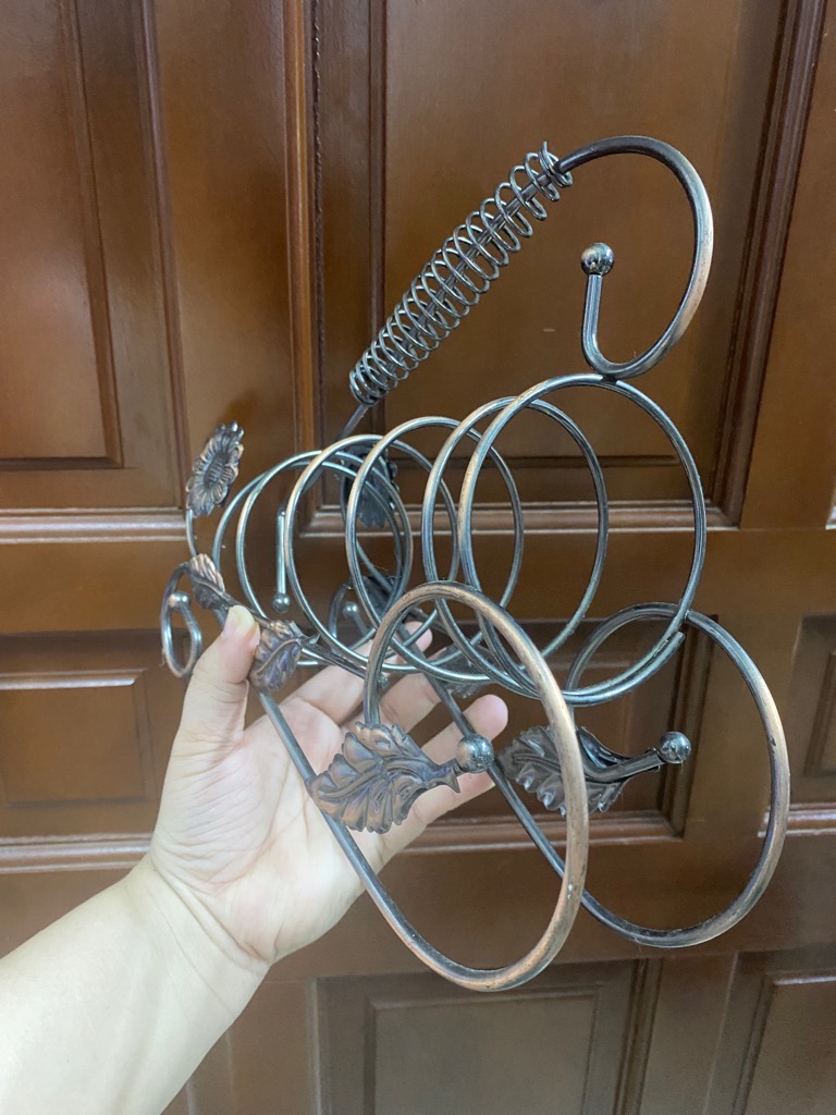 Kệ/ giá đỡ rượu vang thiết kế cổ điển sang trọng [BH: None / pktn sale