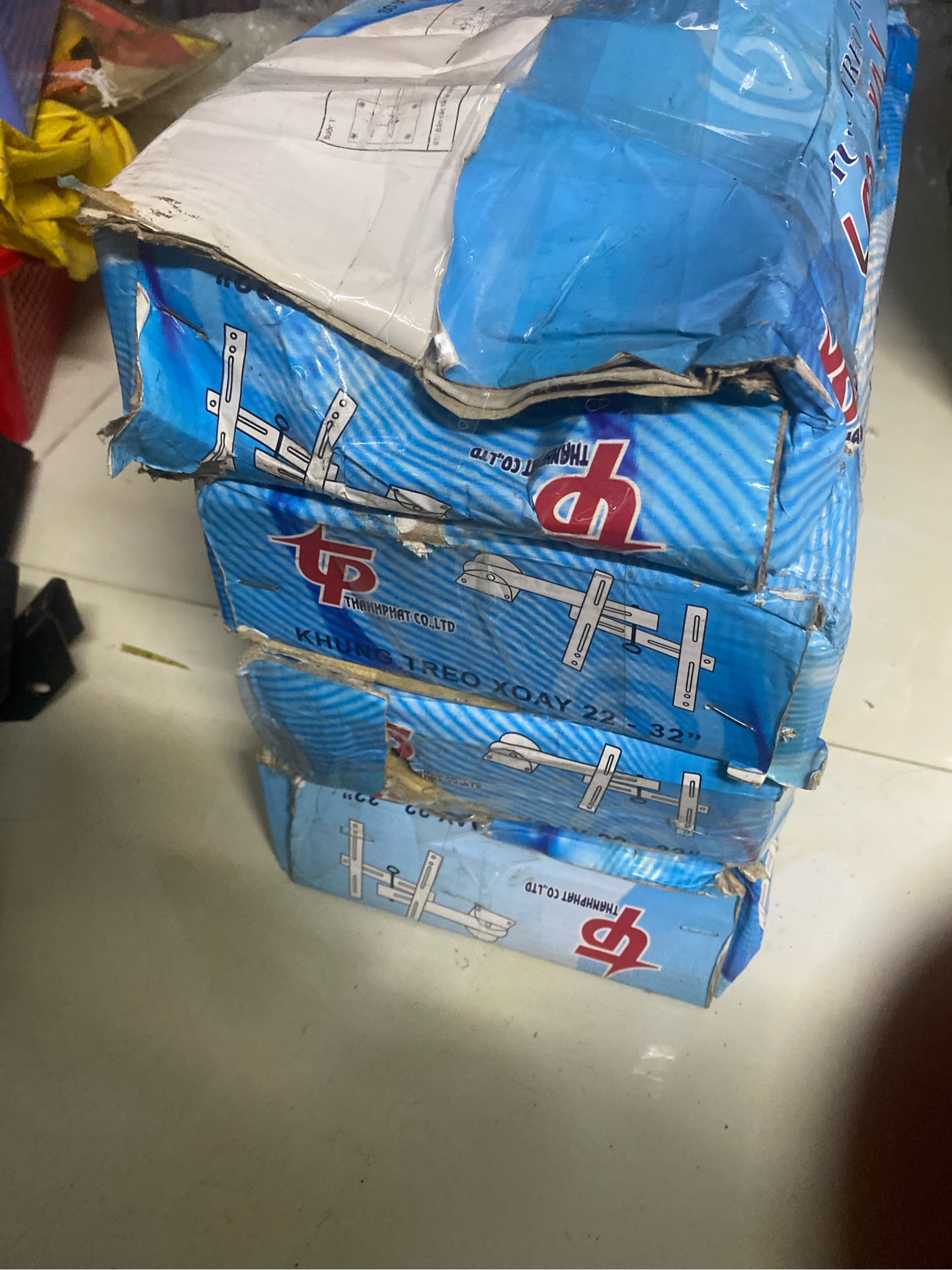 Thanh lý kệ giá đỡ tivi hơi gỉ hộp xấu Xoay 22-32" - xả lỗ