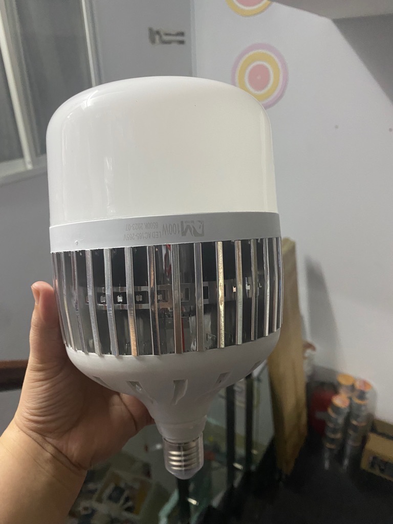 Đèn siêu to khổng lồ 100W ánh sáng trắng, tản nhiệt ngoài thích hợp để quay phim chụp hình cấp sáng[BH: 1 THÁNG]