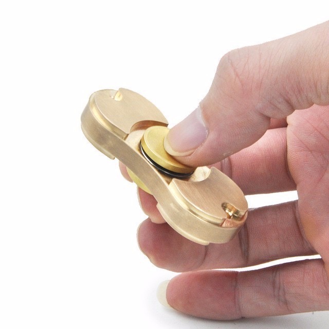Con quay giải tỏa áp lực 2 cánh bằng KIM LOẠI- Hồng, vàng, bạc, đen [BH: NONE]
