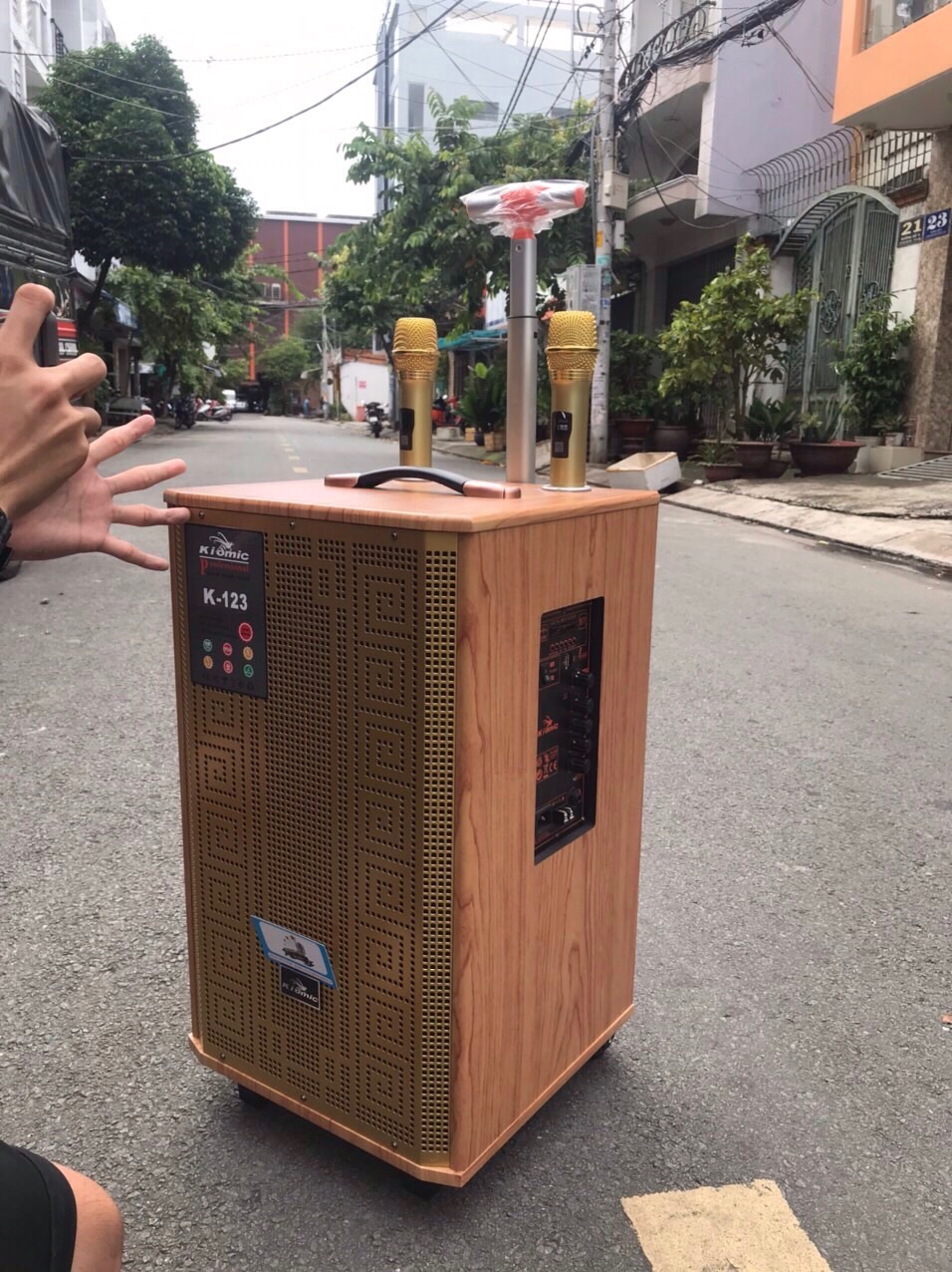 Loa kéo karaoke Kiomic K123 2 micro không dây siêu hot loa bass 3 tấc [BH 6 tháng]