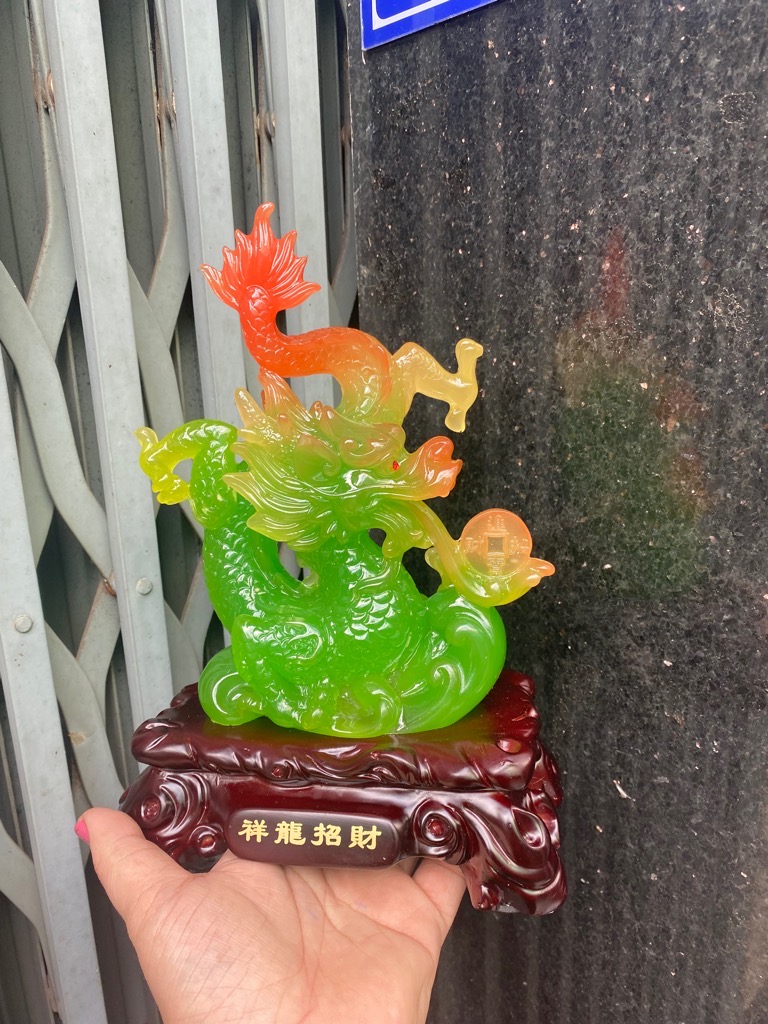 Tượng Rồng ngọc đuôi đỏ phong thủy may mắn