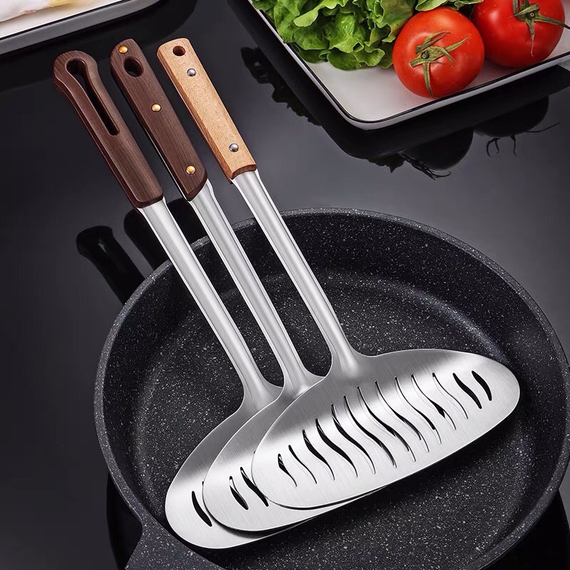 Xạn dài tay cầm gỗ chiên cá làm bếp [BH: None]