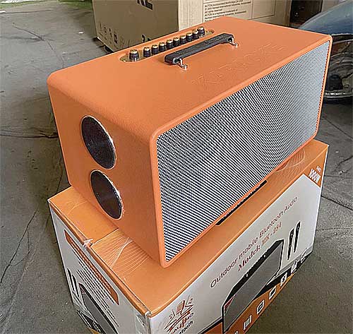 Loa bluetooth Karaoke xách tay SoundBox MK-284 8 củ loa bọc giả da siêu đẹp kèm 2 mic UHF chống hú