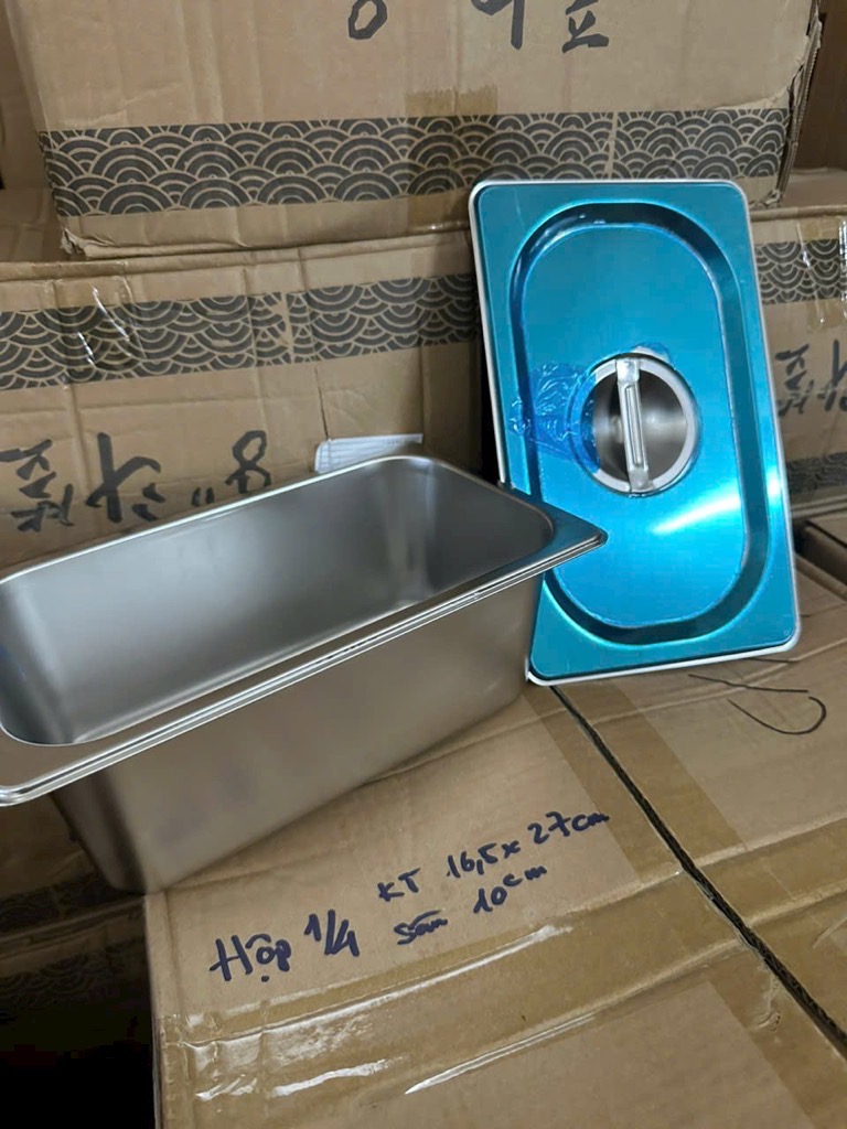 Hộp inox 1/4 size 16.5x27cm có nắp inox [BH: None]