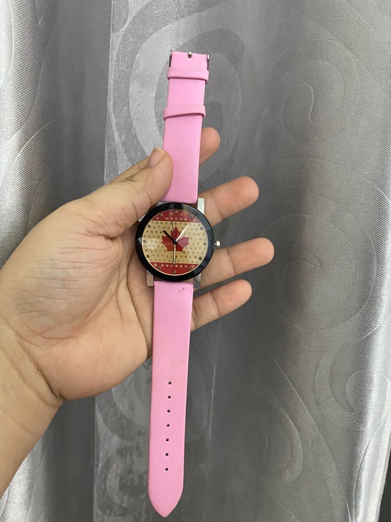 Thanh lý Đồng Hồ đeo tay thời trang lá Phong (ko kèm pin, 1 số cái dây hơi ố, khách mua về lau dùm em) [BH: None] / pktn sale