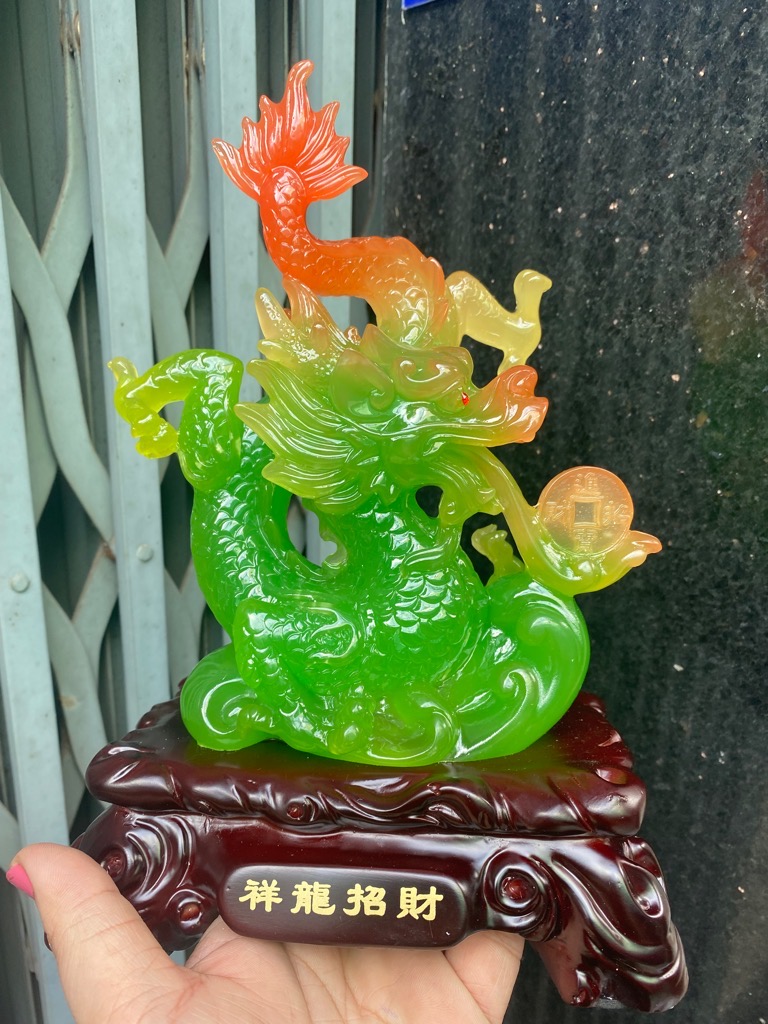 Tượng Rồng ngọc đuôi đỏ phong thủy may mắn