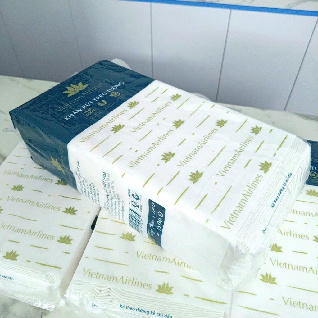 Khăn giấy vệ sinh rút treo tường đa năng VN Airline (giá bán là 1 gói, thùng nguyên 4 gói)