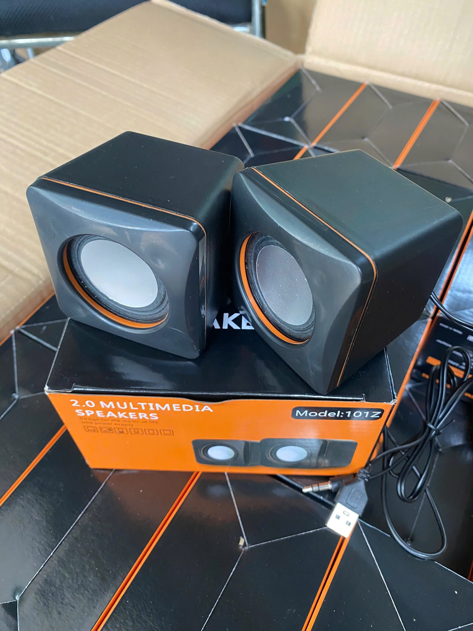 Loa vi tính xí ngầu MINI mẫu 101Z [BH 1 tháng]