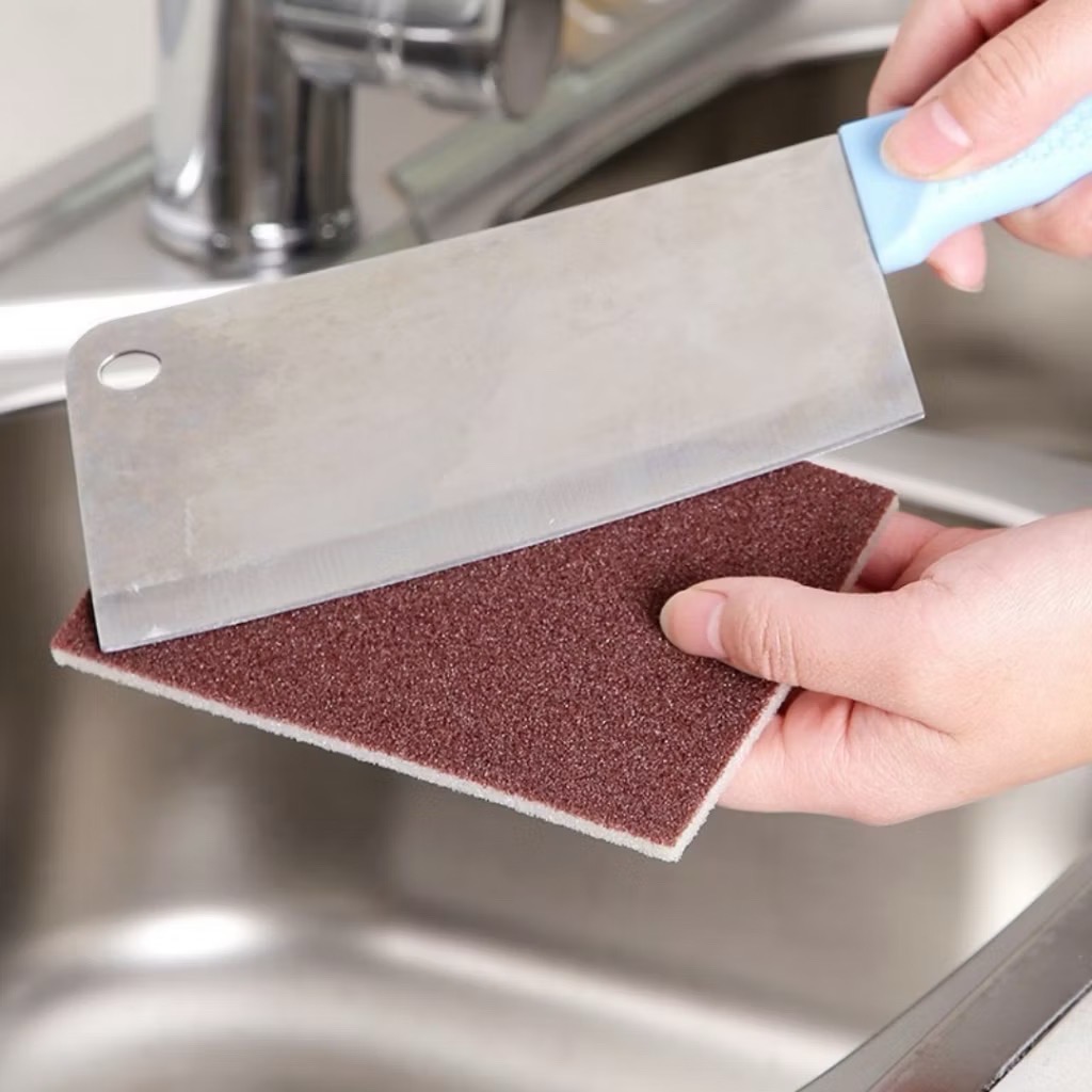 1 Cuộn xốp nhám LPZ51 chà nồi 9 x 100cm (sử dụng bao nhiêu cắt bấy nhiêu tiện lợi) [BH: NONE] 1l9a2