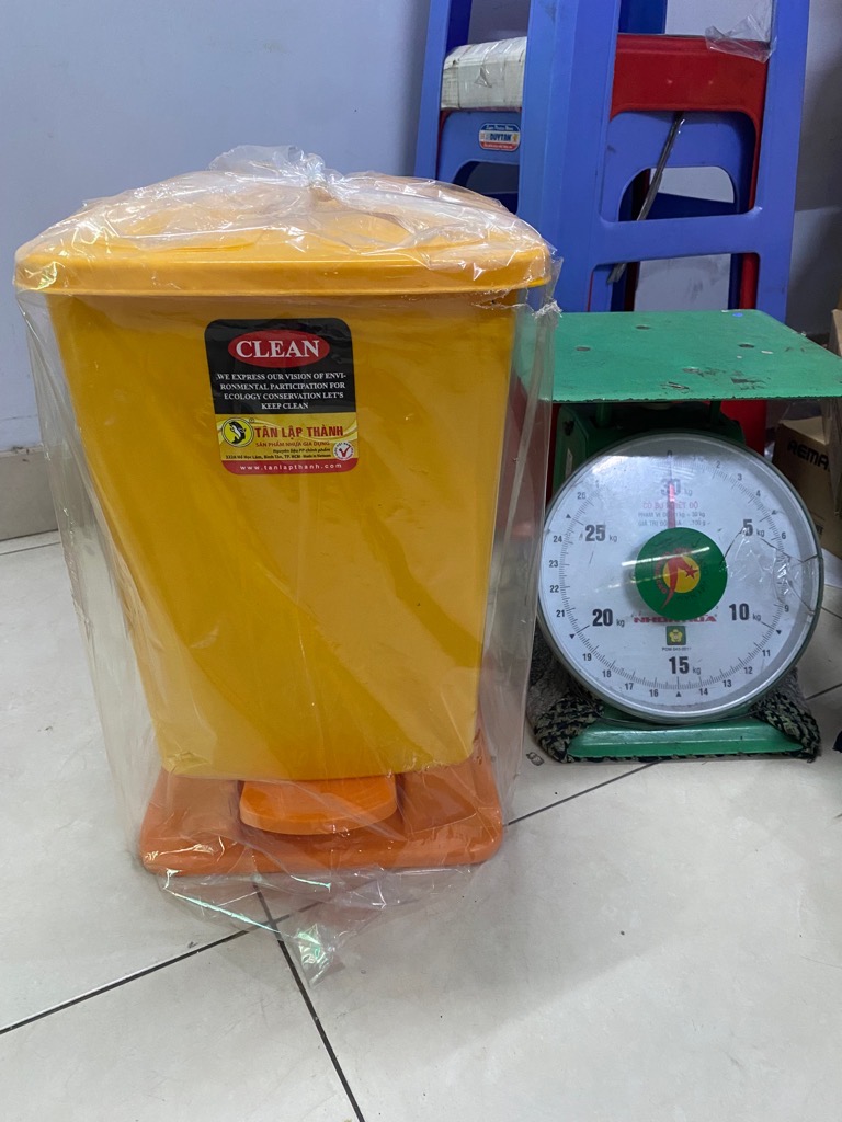 Thùng đựng rác văn phòng CLEAN nắp đạp size Trung 29X25X38cm [BH: NONE]