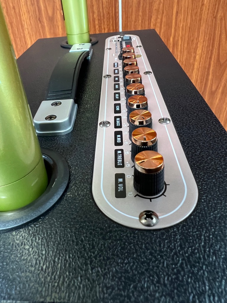 Loa bluetooth karaoke AT T9999 (bass 2 tấc) chính hãng kèm 2 micro không dây [BH 6 tháng]