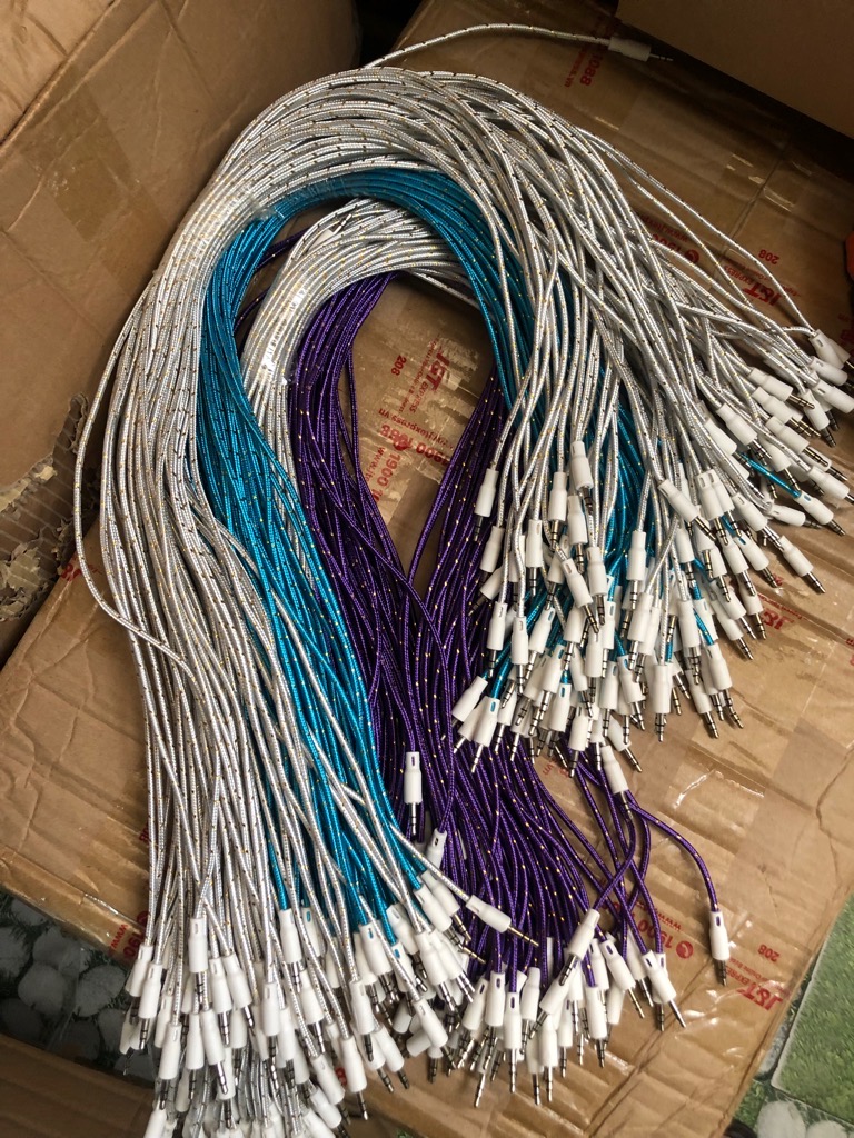 Cáp chuyển loa 3.5 2 đầu (2 đầu) audio dây dù rẻ / pktn sale