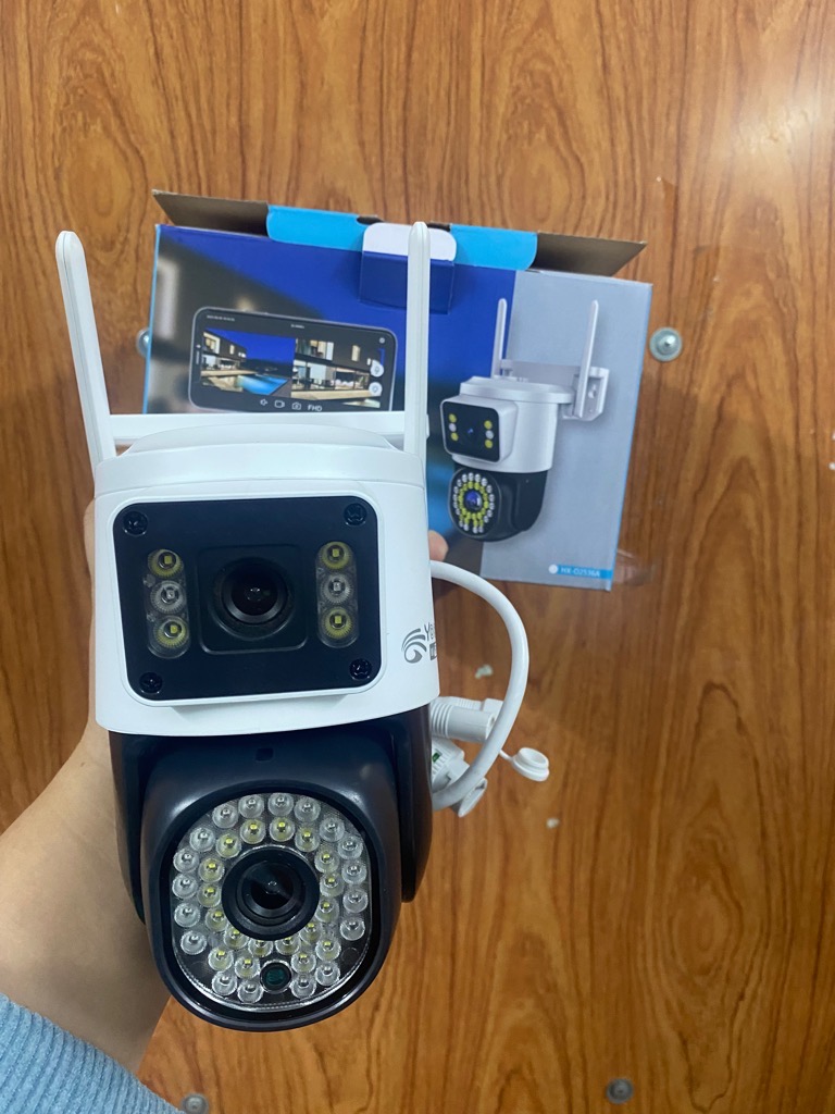 Camera IP Wifi Yoosee 12Mpx 2305 2 mắt BLQ2-18D (LOẠI NHIỀU LED) (hiện 2 màn hình 2 mắt cùng lúc) ban đêm có màu chính hãng [BH 6 tháng]
