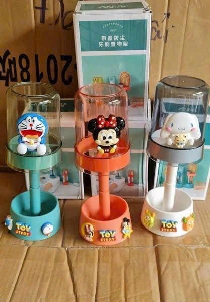 Bộ cốc kèm giá đỡ bàn chải đánh răng nhiều hình ngẫu nhiên [BH: None]
