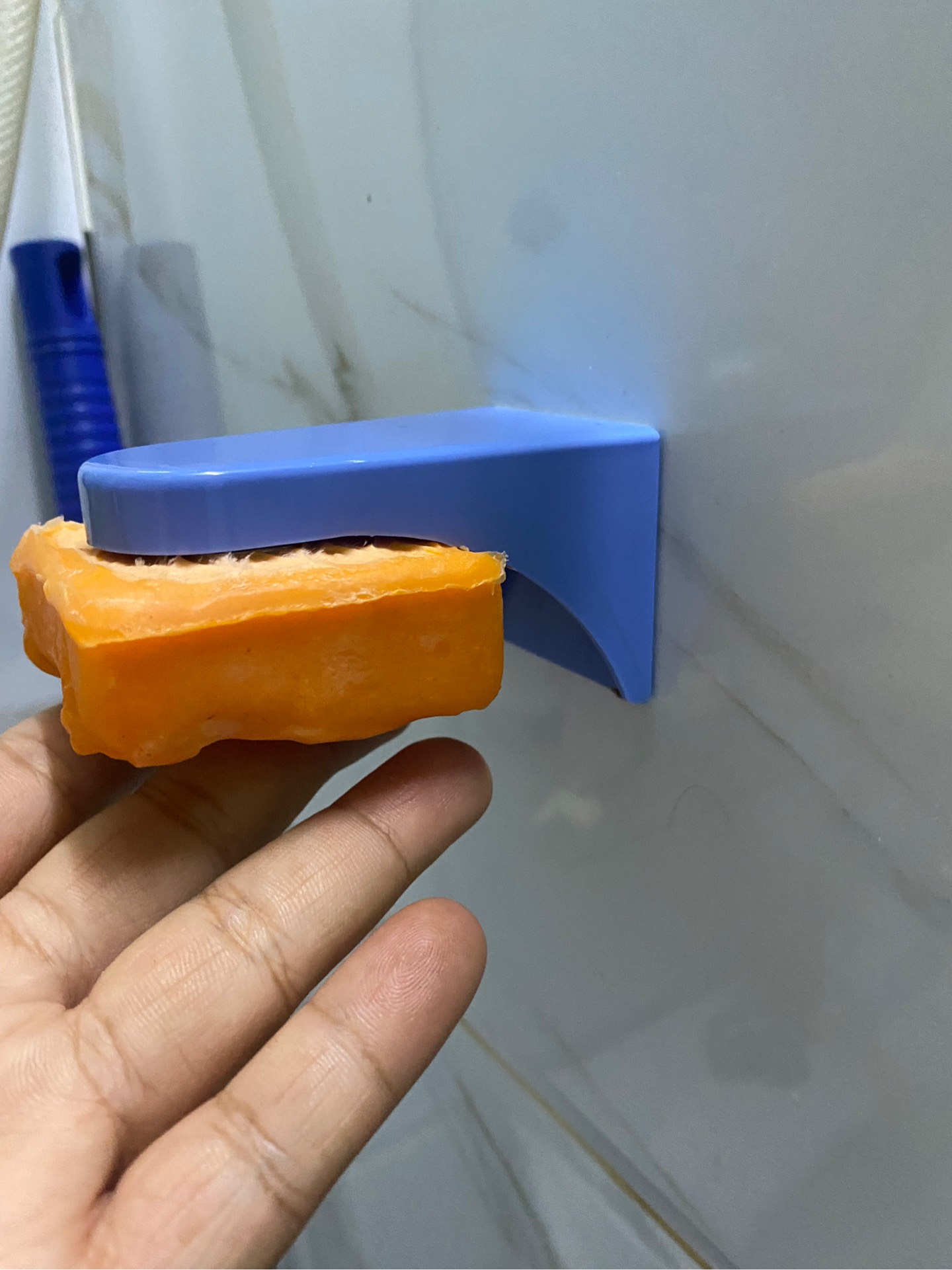 Giá đỡ, kệ treo xà phòng (kệ xà bông) hít nam châm dán tường (hoặc khoan tường) siêu tiện giúp xà bông khô ráo sạch khuẩn