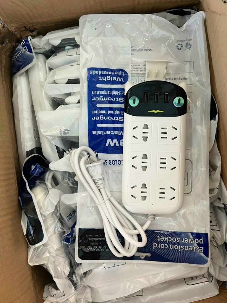 Ổ cắm/ ổ điện mặt mèo đen trắng 2IN1 KIÊM GIÁ ĐỠ 3 cổng usb 3 lỗ cắm tròn 3 lỗ cắm dẹp (HỖ TRỢ PHÍCH 2 CHẤU, 3 CHẤU) K [BH: 1 THÁNG]