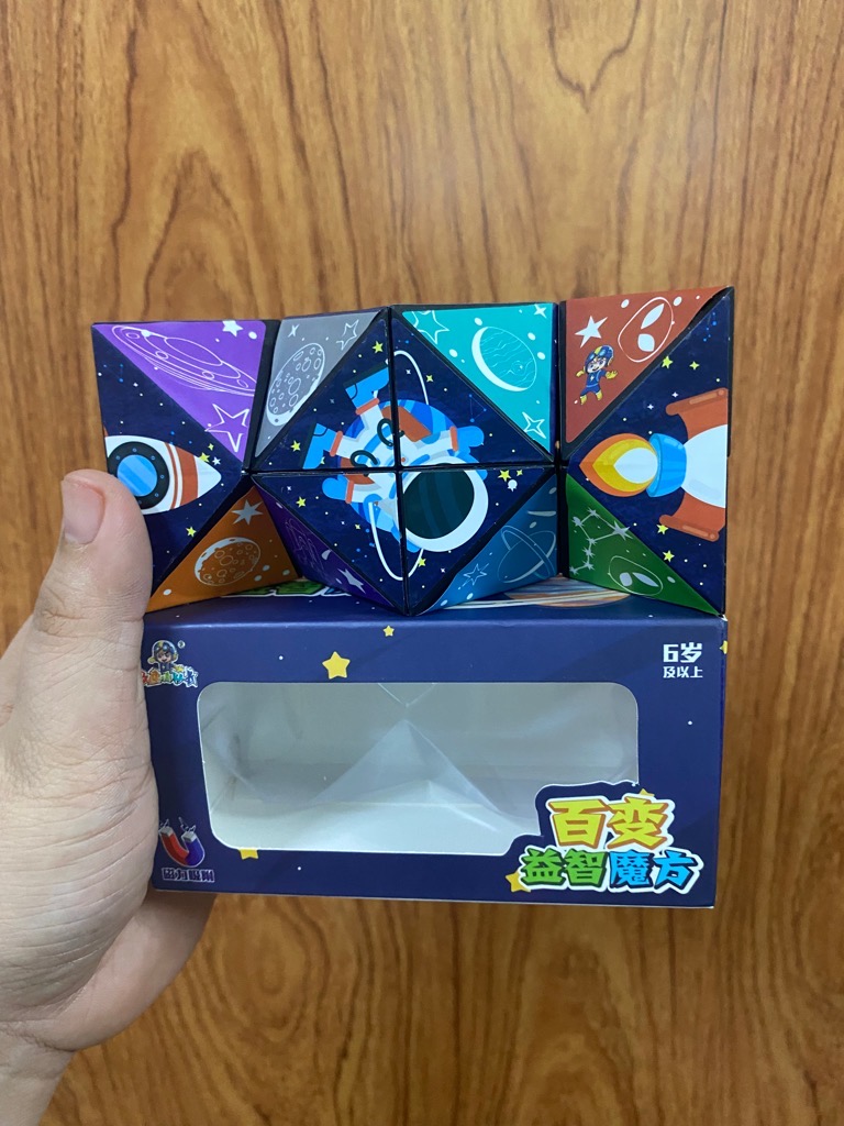 Rubik tam giác hình không gian, vũ trụ cho bé [BH: NONE]