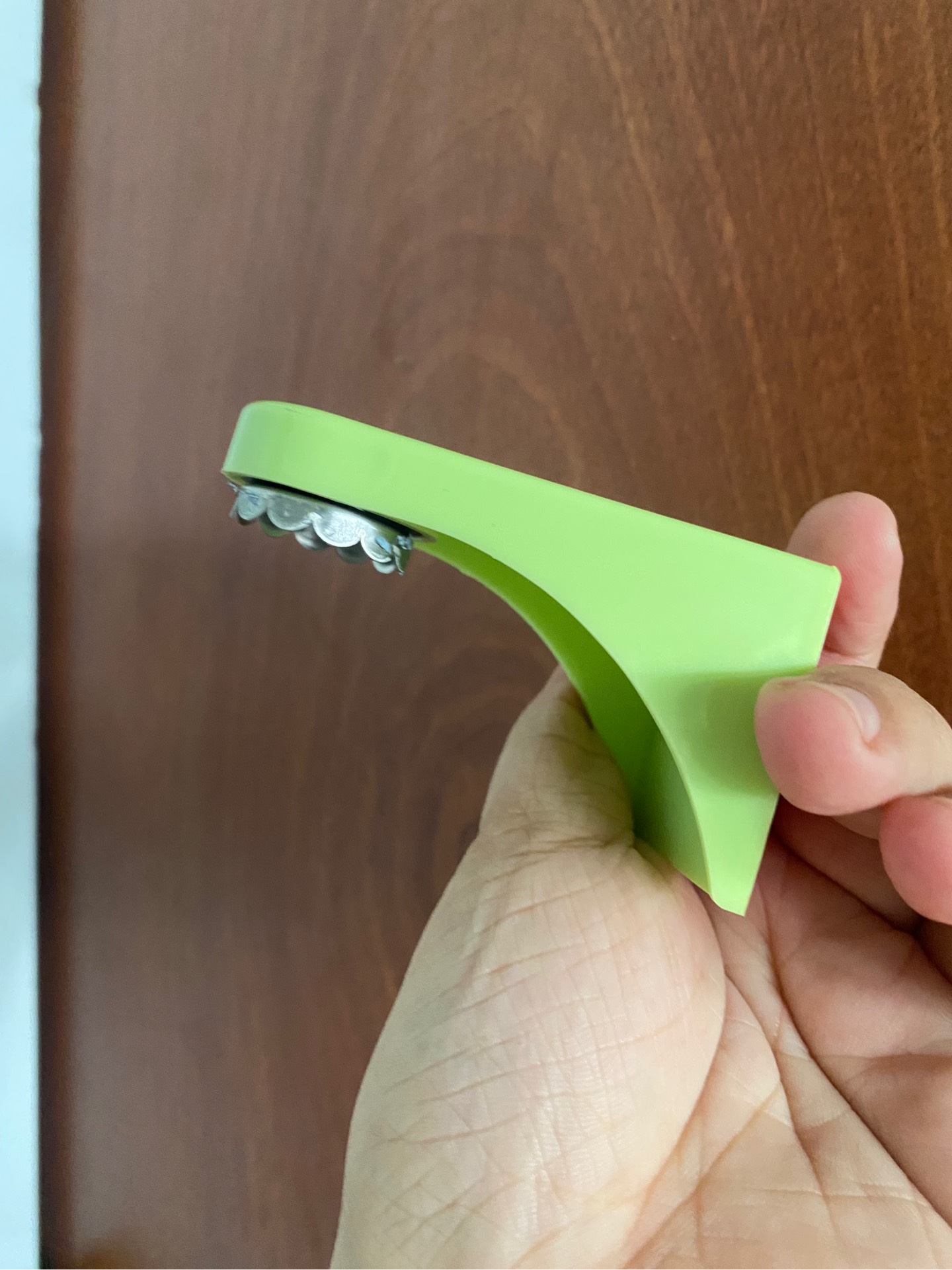 Giá đỡ, kệ treo xà phòng (kệ xà bông) hít nam châm dán tường (hoặc khoan tường) siêu tiện giúp xà bông khô ráo sạch khuẩn