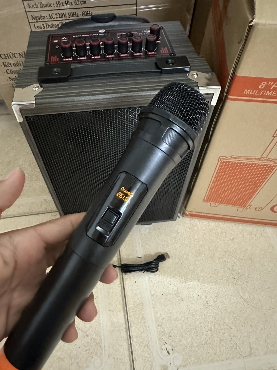 Loa kéo karaoke Kiomic Q8 PHIÊN BẢN MỚI tặng 1 micro không dây+ CÁP SẠC CỔNG TYPE C (KHÔNG KÈM CÓC SẠC) hát karaoke [BH 6 tháng] / pktn sale