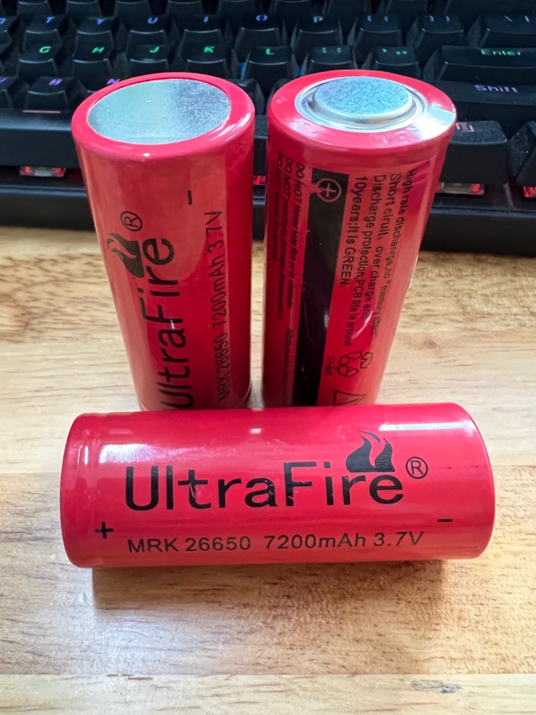 Pin sạc to Ultra Fire MRK 26650 7200mAh 3.7V size lớn xịn 2 đầu bằng dự phòng cho đèn pin [BH 1 tháng] / pktn sale