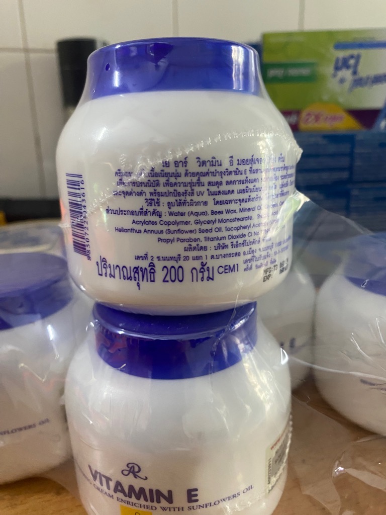 Dưỡng vitamin E dùng face, body hủ xanh Thái Lan [Bh: none]
