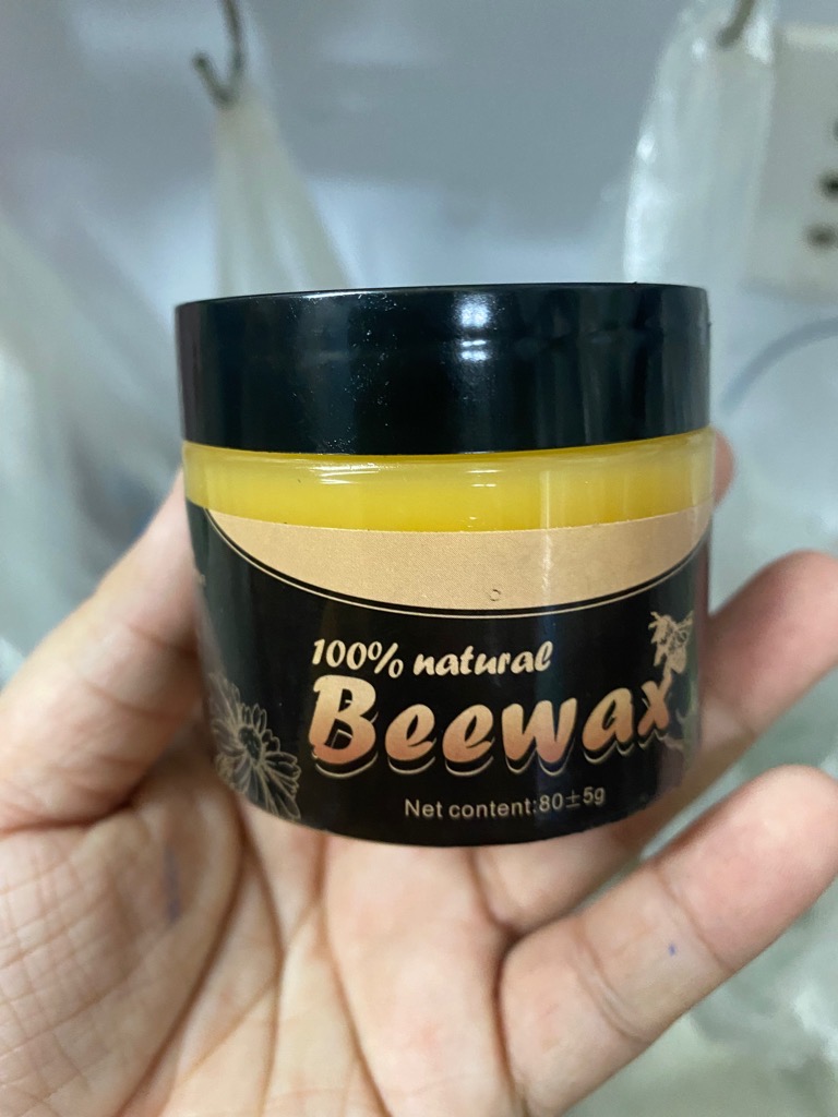 Hộp sáp ong BEEWAS giúp đánh bóng bề mặt gỗ