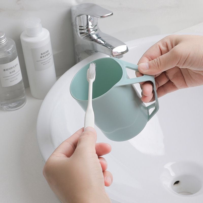 Ly ca đựng nước và bàn chải đánh răng cho bé / pktn sale