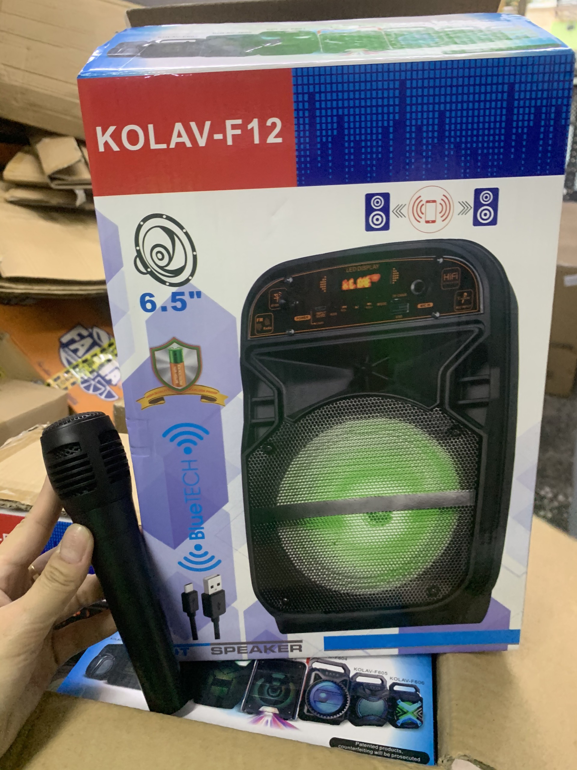 Loa bluetooth karaoke F12 tặng kèm micro có dây [BH 3 tháng]