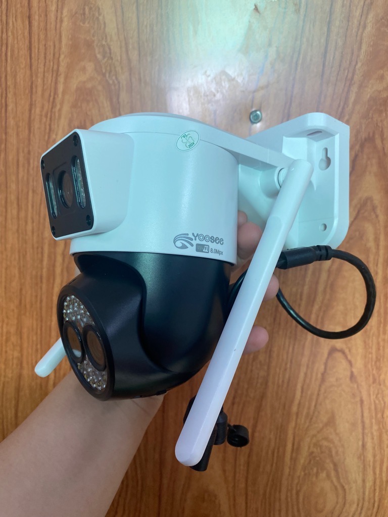 Camera IP Wifi 8.0Mpx Yoosee 3 mắt 3 màn BLQR3 hình Full HD xoay 360 độ, ban đêm có màu [BH: 6 THÁNG] / pktn sale