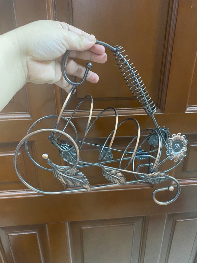 Kệ/ giá đỡ rượu vang thiết kế cổ điển sang trọng [BH: None / pktn sale