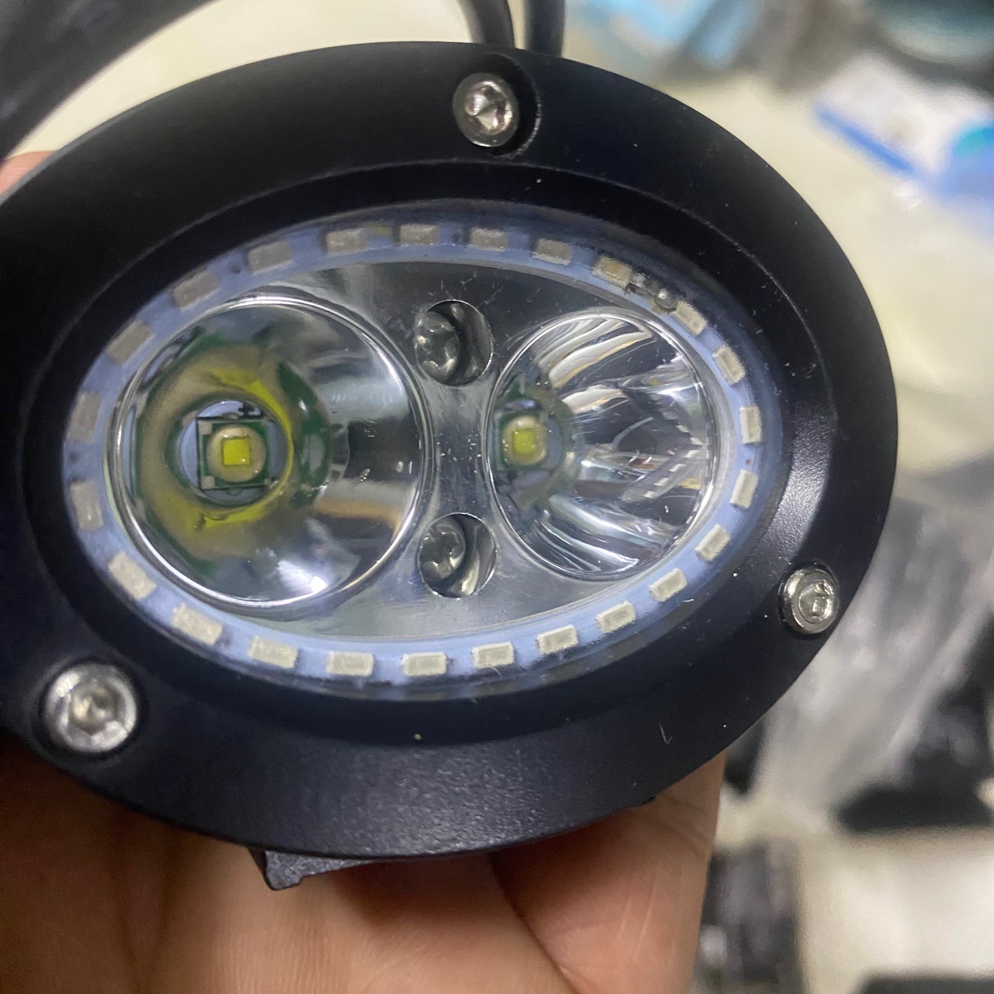 Xả lỗ- Đèn Trợ Sáng LED Bi Cầu Oval 2 Mắt Tích Hợp Viền Angel Eye 9-60V IP67 Led Lasergun