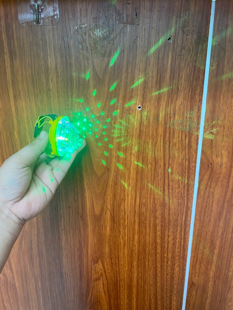 Đèn led vũ trường cảm ứng nhạc, pin sạc, có dây đeo kèm hít tường / kính kiếng xe hơi ô tô, trang trí, sinh nhật [BH: 1 TUẦN]