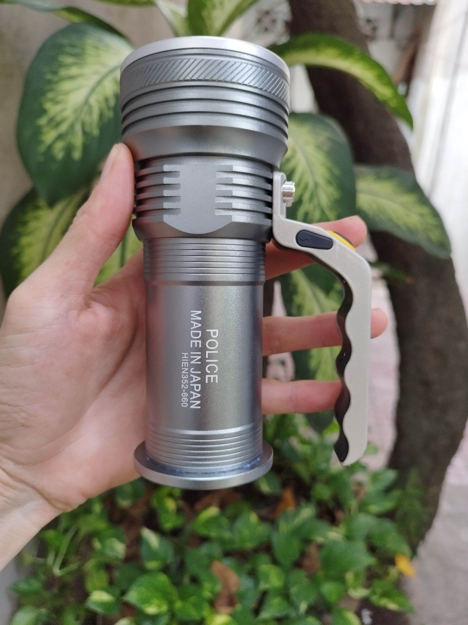 Đèn pin cầm tay XM-L T660 Max 8000 Lumens vỏ kim loại siêu sáng pin trâu [BH 1 tuần]