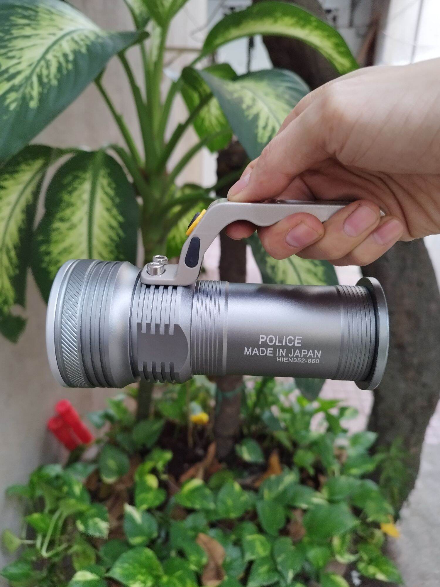 Đèn pin cầm tay XM-L T660 Max 8000 Lumens vỏ kim loại siêu sáng pin trâu [BH 1 tuần]