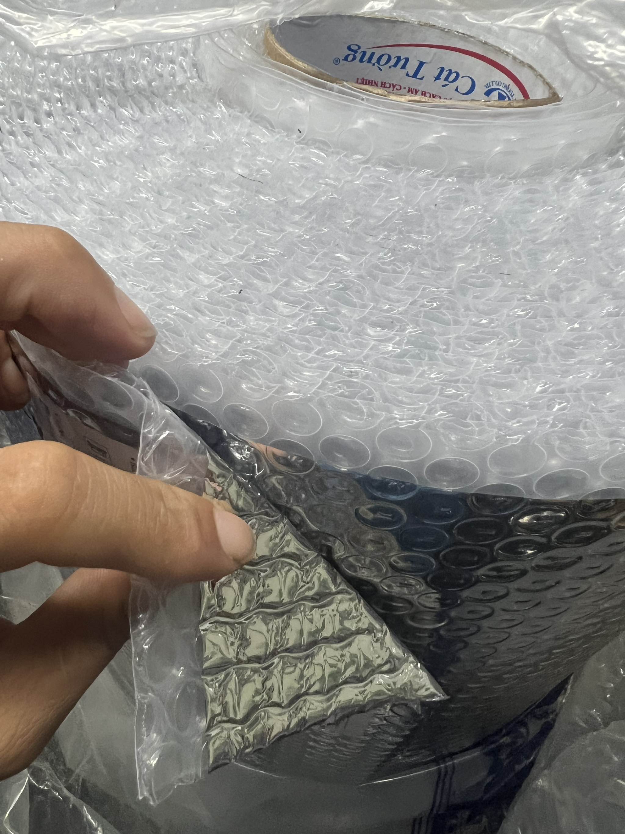 [Thanh Lý] Tấm cách nhiệt chống nóng, chống cháy túi khí Cát Tường P2 chính hãng (2 mặt xi mạ nhôm) cuộn 8m x 1.55m (12.4m2)
