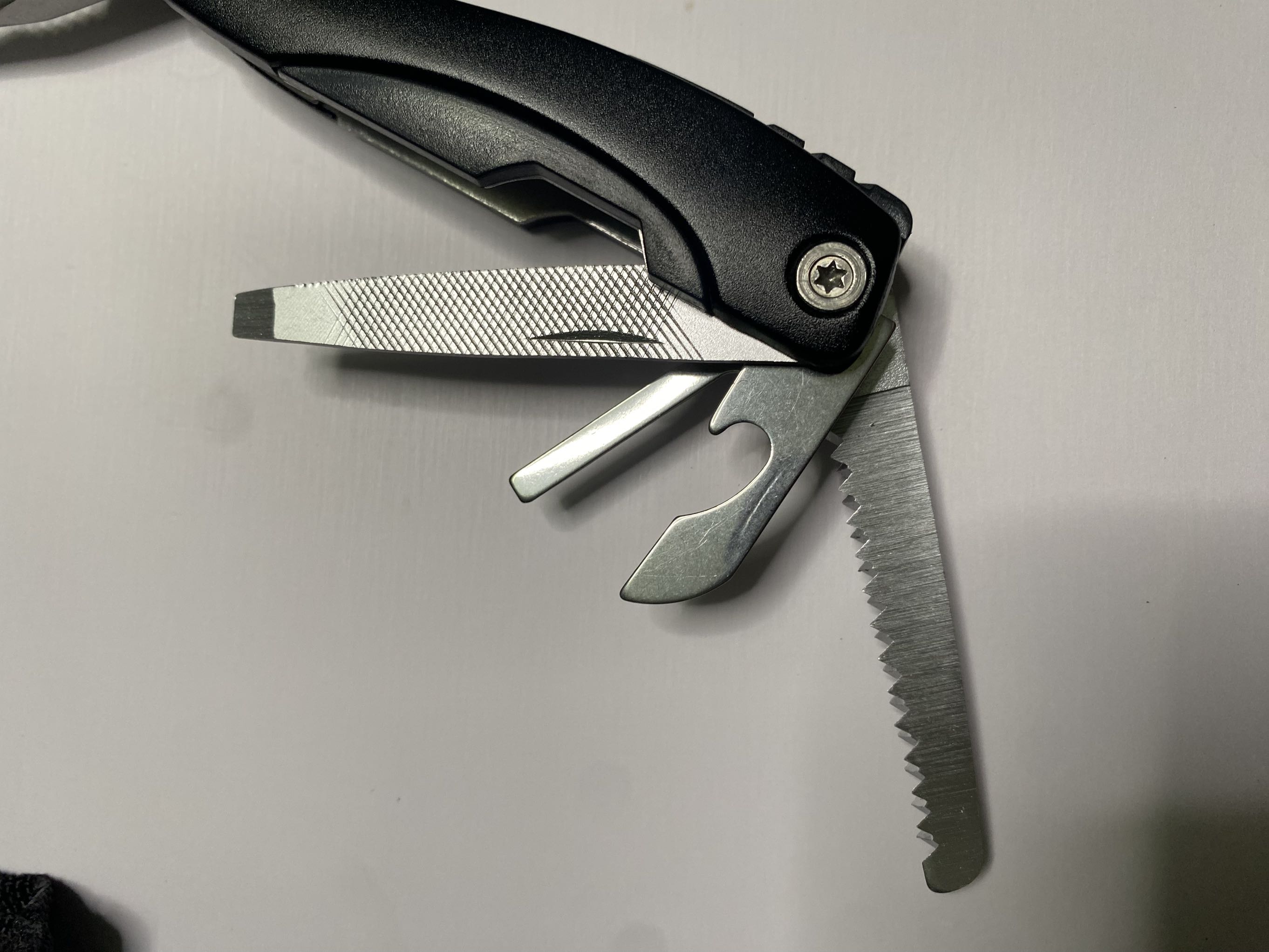Kìm đa năng 9 chức năng lớn gấp gọn, loại 1 xịn có khắc chữ Made in Japan đi phượt, đi du lịch tiện lợi