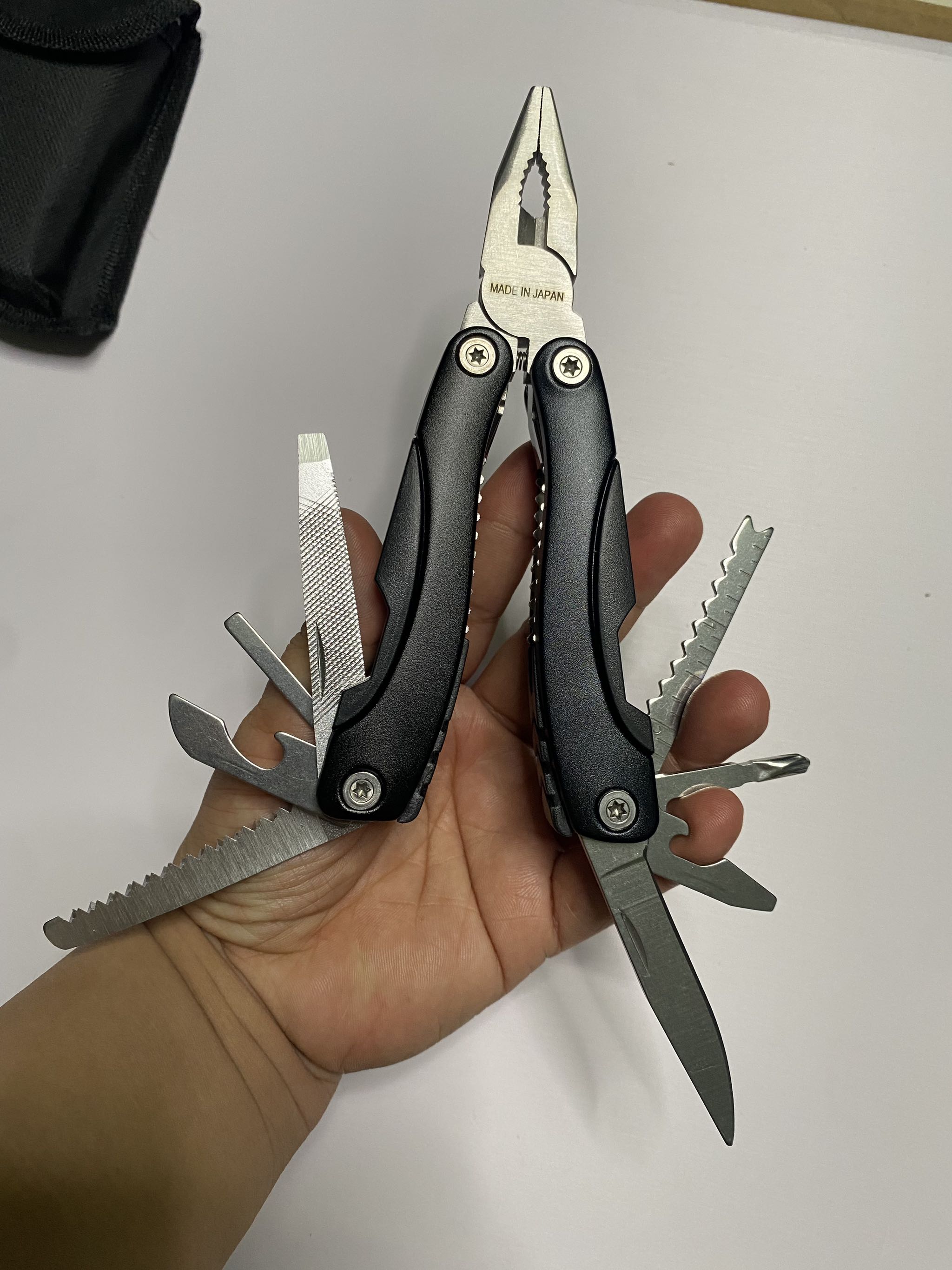 Kìm đa năng 9 chức năng lớn gấp gọn, loại 1 xịn có khắc chữ Made in Japan đi phượt, đi du lịch tiện lợi