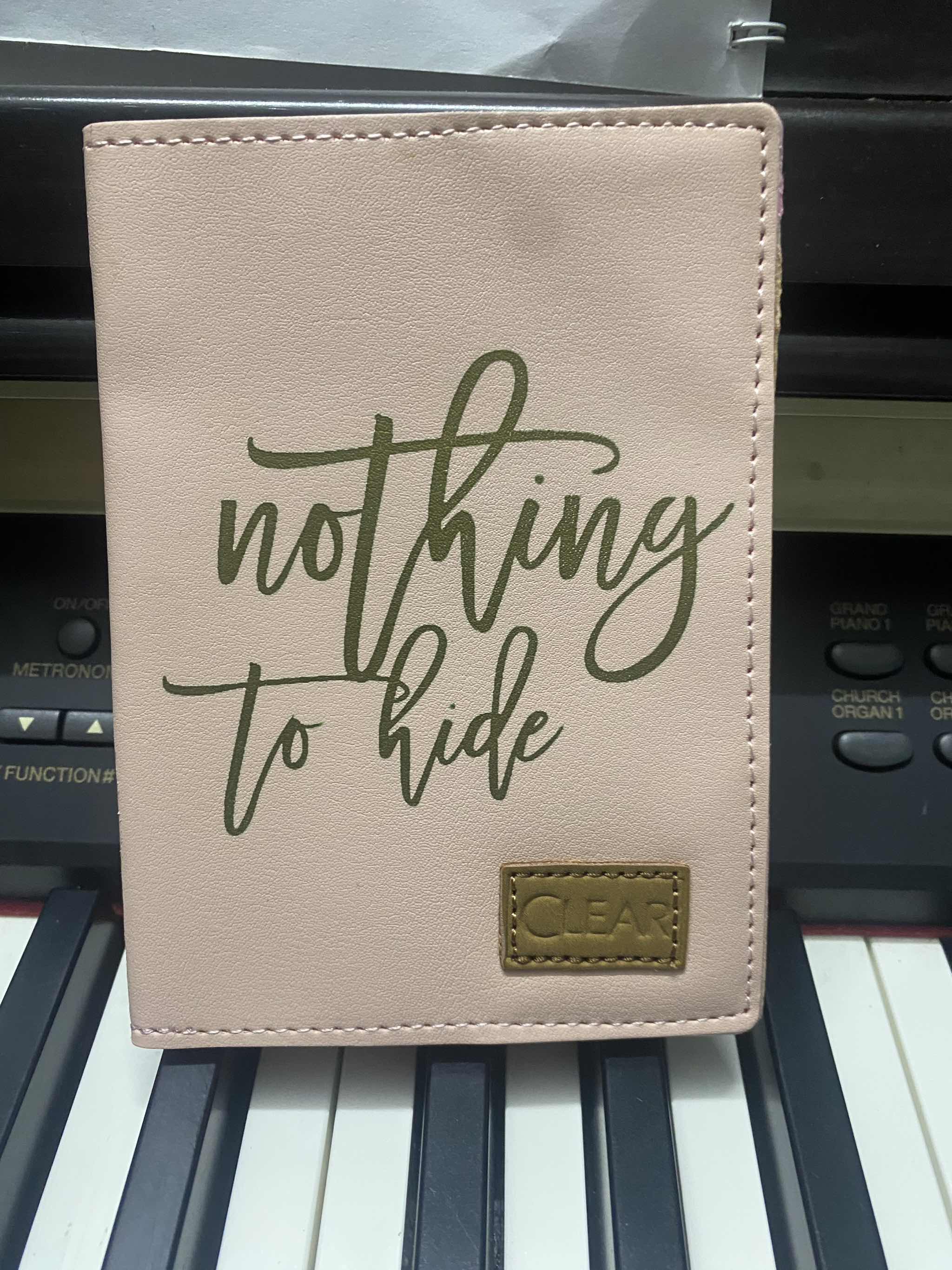 Bóp Ví kẹp giấy tờ Clear màu hồng NOTHING TO HIDE [Test]