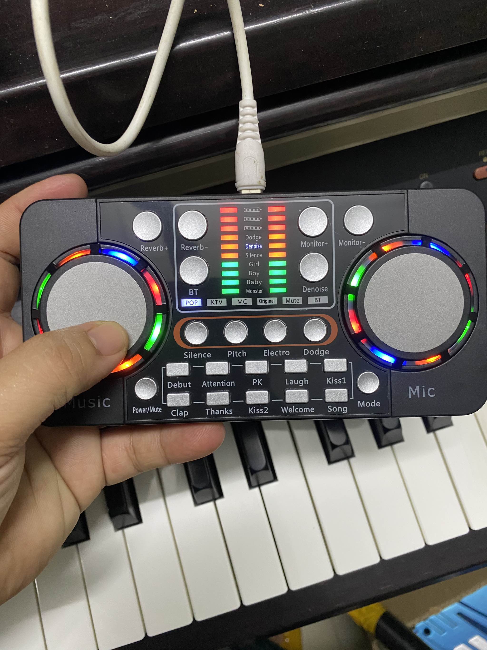 Soundcard VOKUSS 68 kiểu bàn DJ siêu đẹp [BH 1 Tháng] / pktn sale