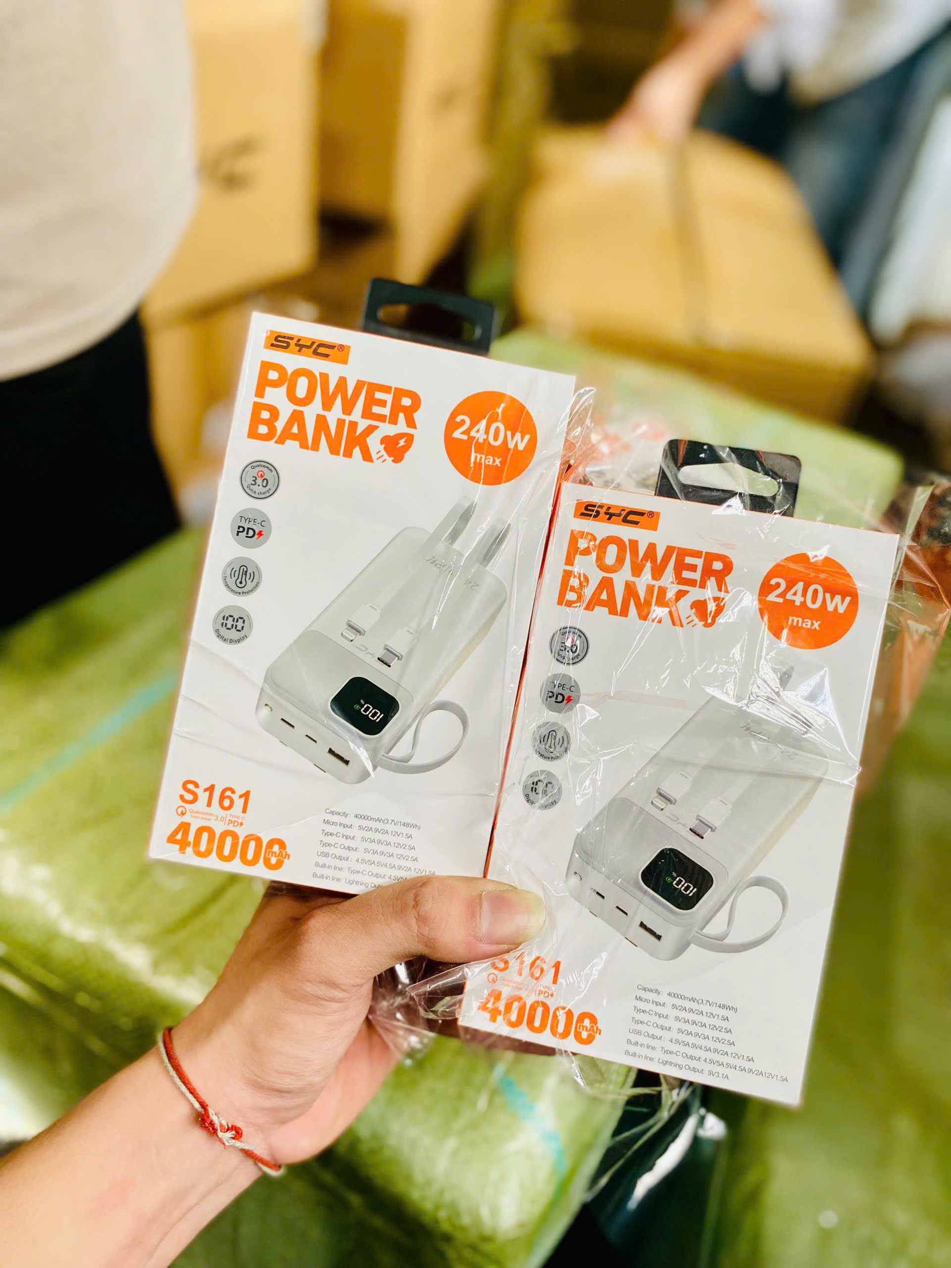 Pin sạc nhanh 240W max SYC S161 40.000mAh, có màn hình hiển thị %, cáp liền thân, cóc móc treo pin chính hãng [BH: 1 NĂM]