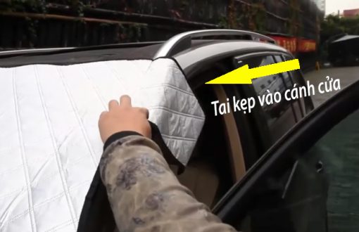 Tấm Bạt Che Nắng kính lái trước ô tô 3 lớp có Tai Kẹp vào 2 bên cánh cửa trùm xe hơi tiện lợi [BH: NONE]