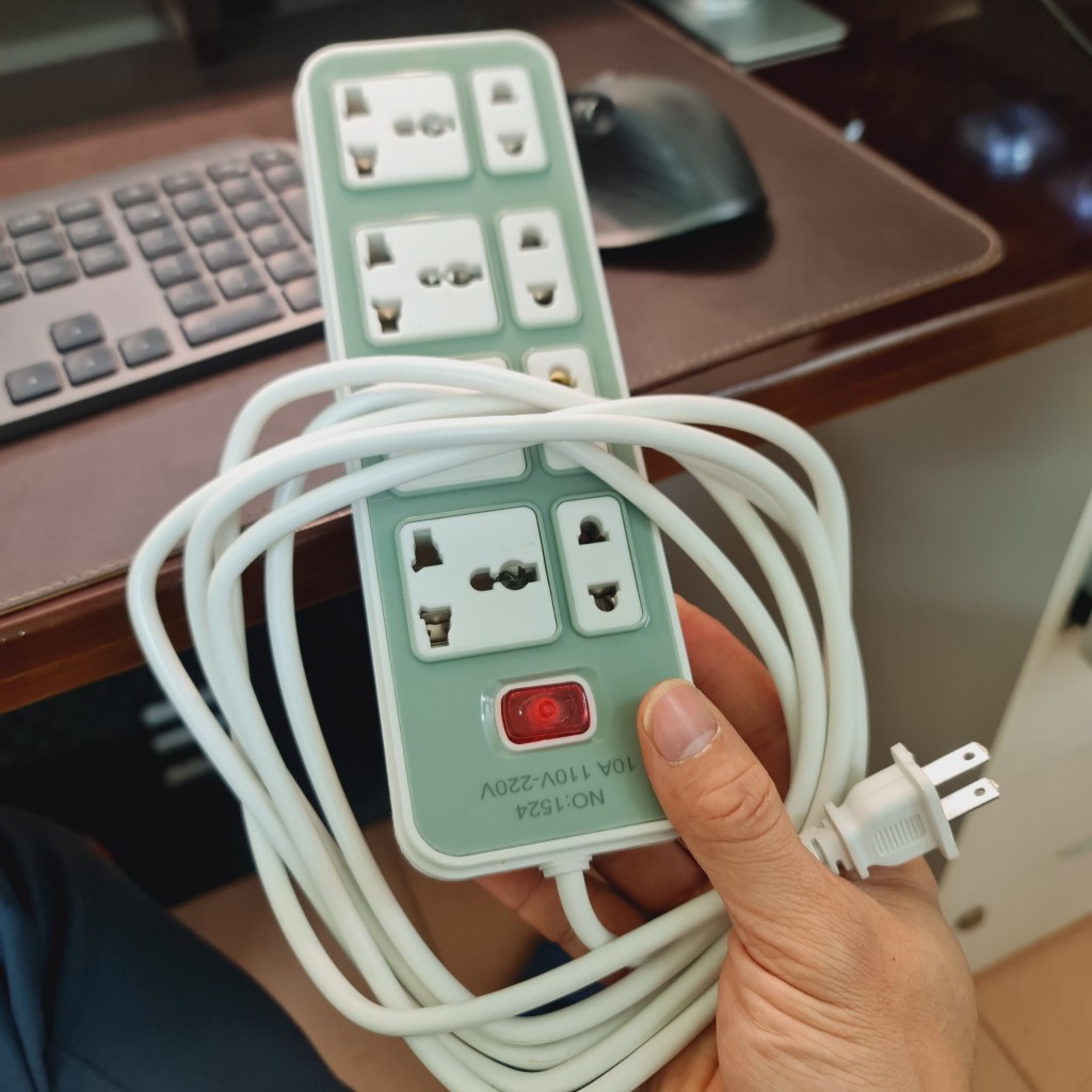 Ổ cắm điện đa năng NO.1524 2 cổng usb + 4 ổ 2 chấu + 3 ổ 3 chấu (295cm)- ổ cắm xám [BH 1 tuần] [BH 1 tuần]