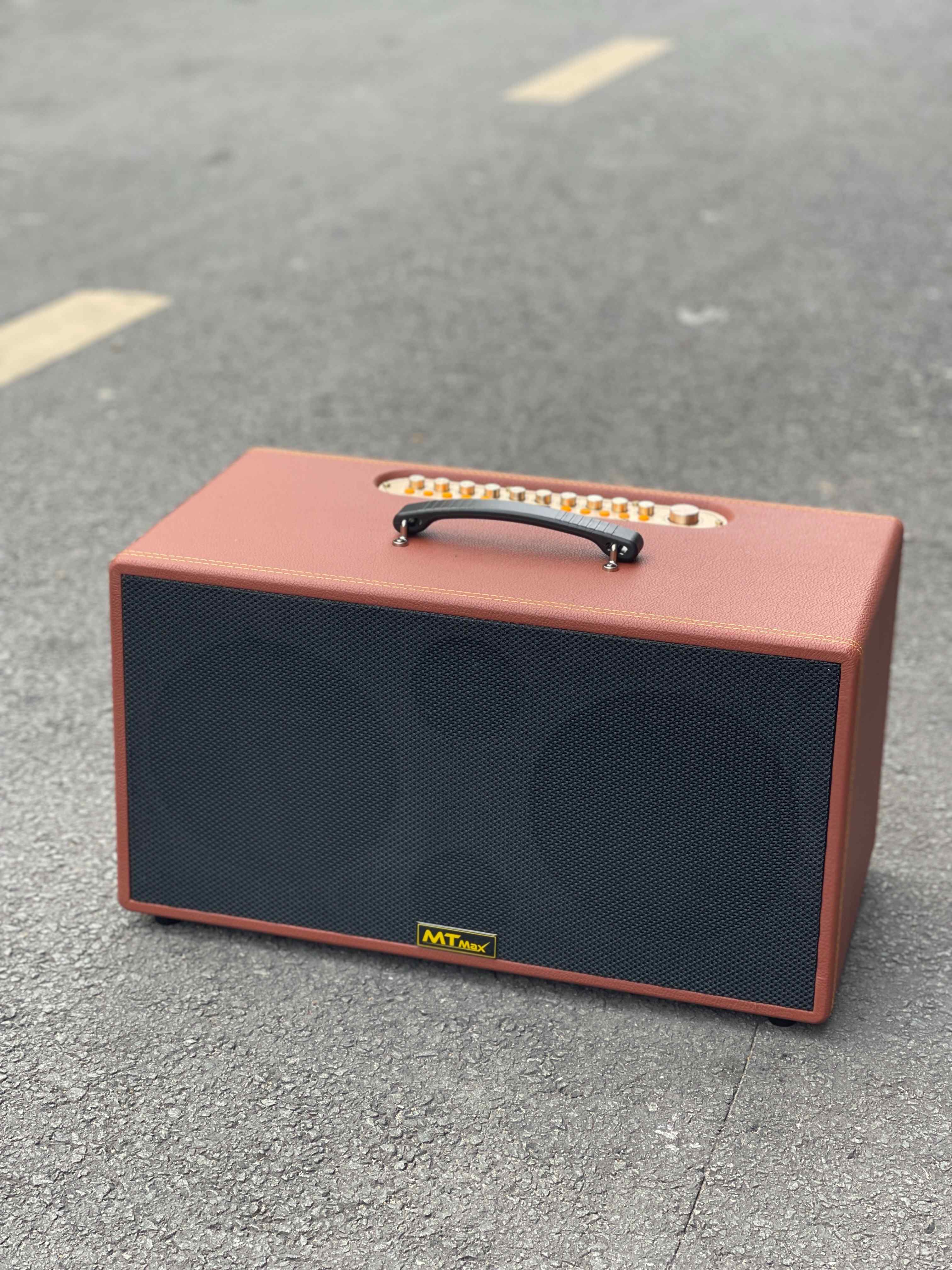 Loa kéo di động T18 PRO loa 2 Bass thùng gỗ kèm 2 micro vỏ nhôm UHF siêu hút không dây hát karaoke siêu hay thùng gỗ [BH 6 tháng]