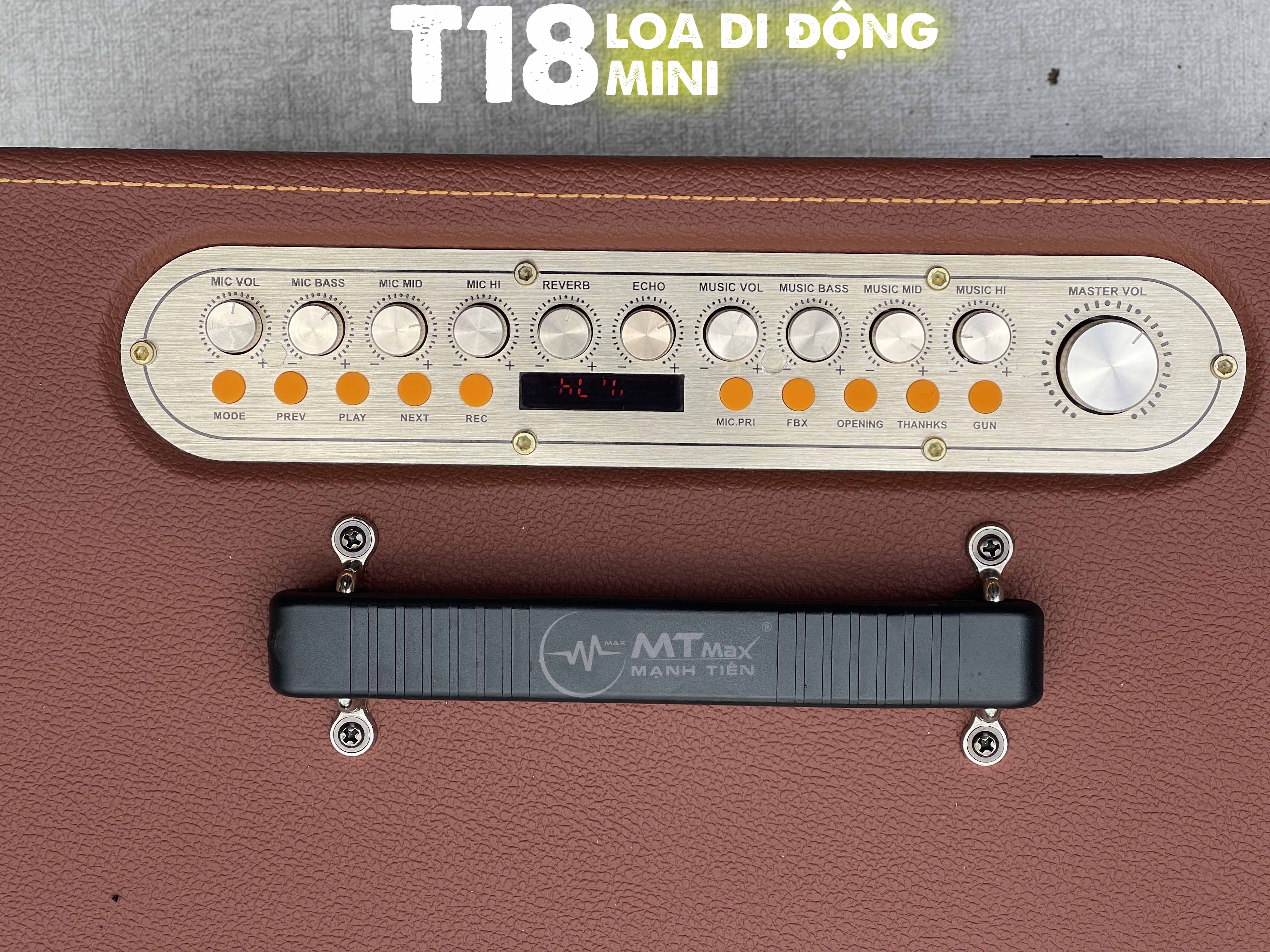 Loa kéo di động T18 mini loa 2 Bass thùng gỗ kèm 2 micro vỏ nhôm UHF siêu hút không dây hát karaoke siêu hay thùng gỗ [BH 6 tháng]