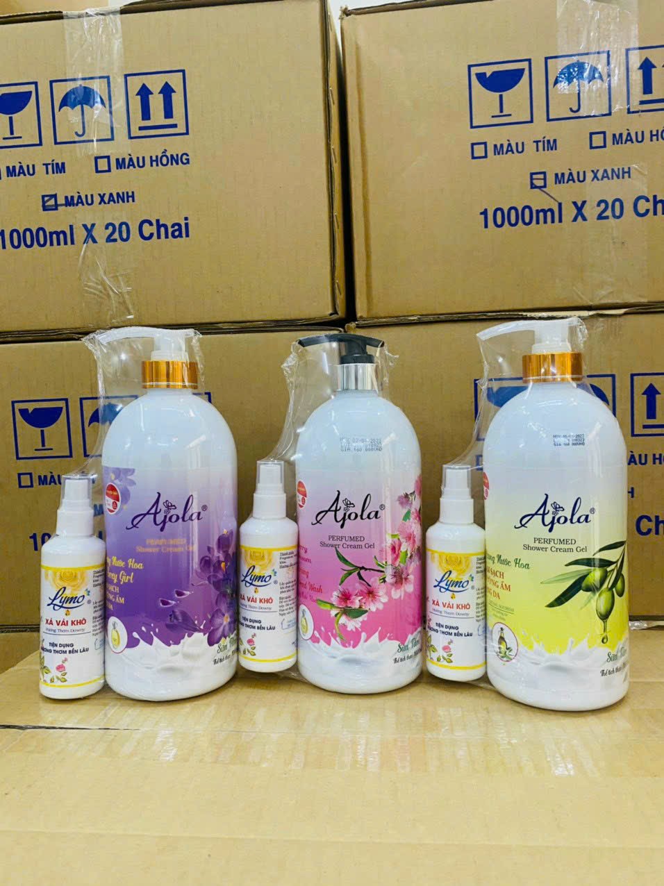 Sữa tắm Ajola Care 1000ml tặng kèm chai xịt khô Lymo [BH: NONE]